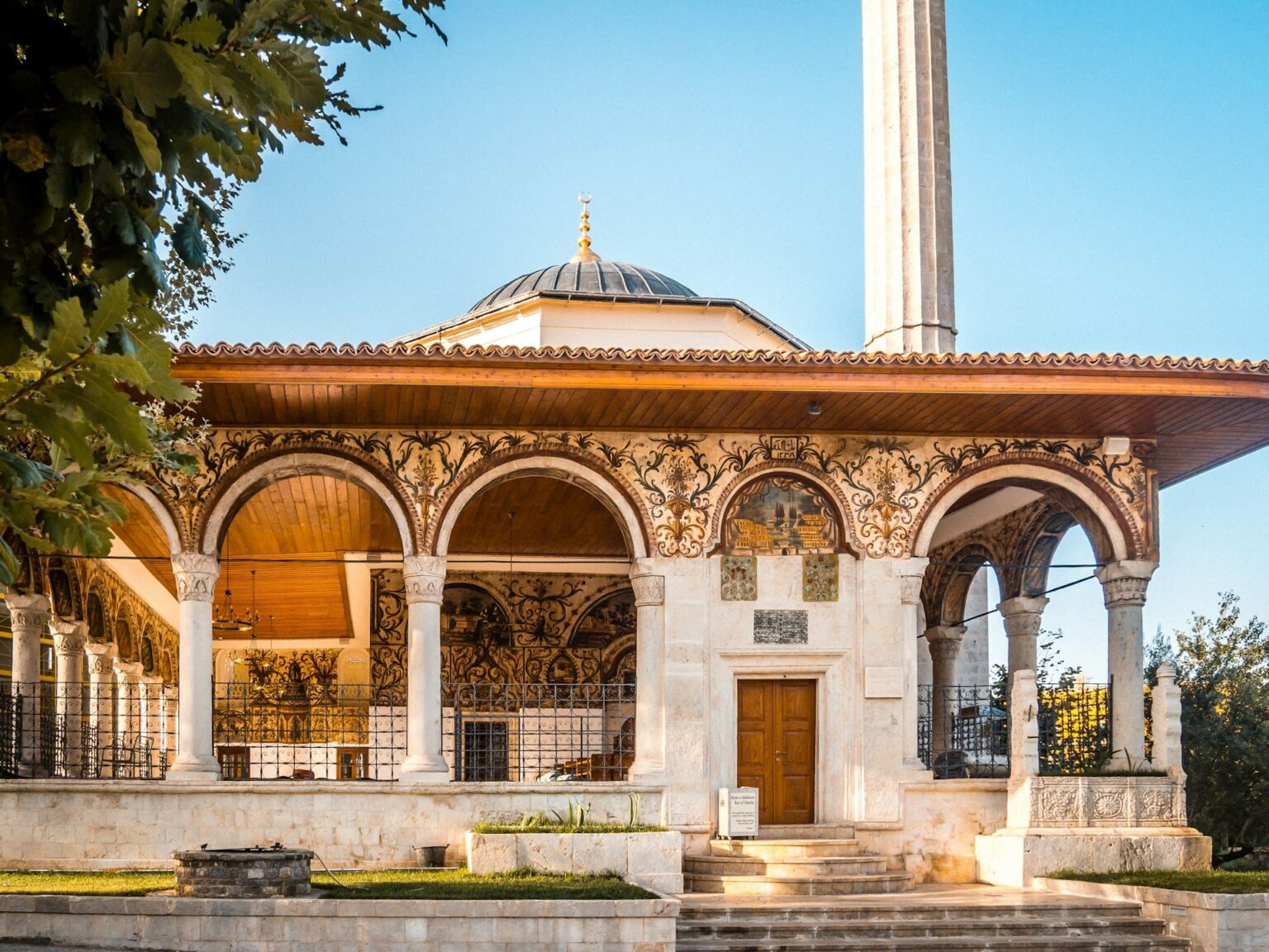 Imperativo (Mënyra urdhërore) em albanês
