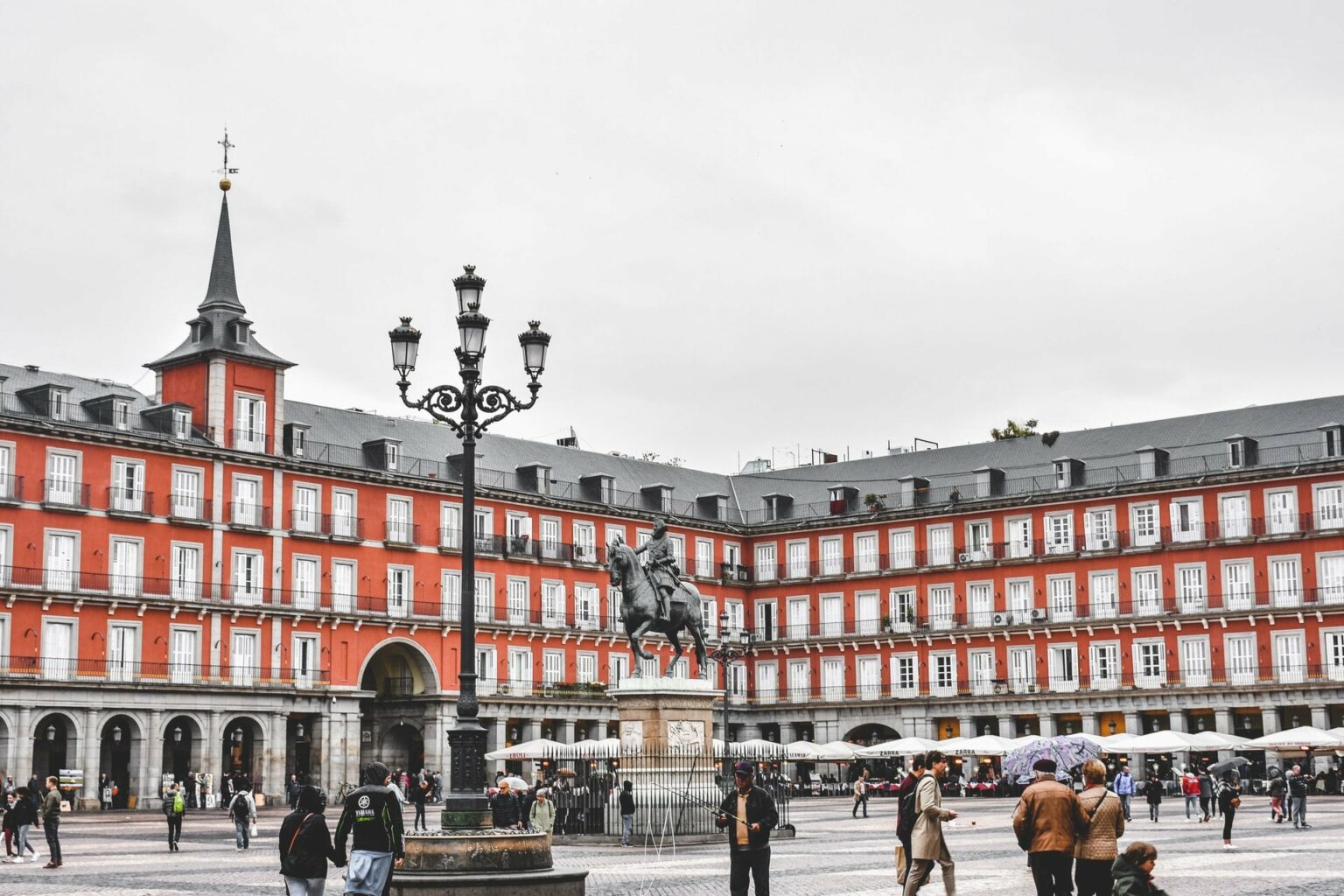 Qual é a diferença entre espanhol e castelhano?