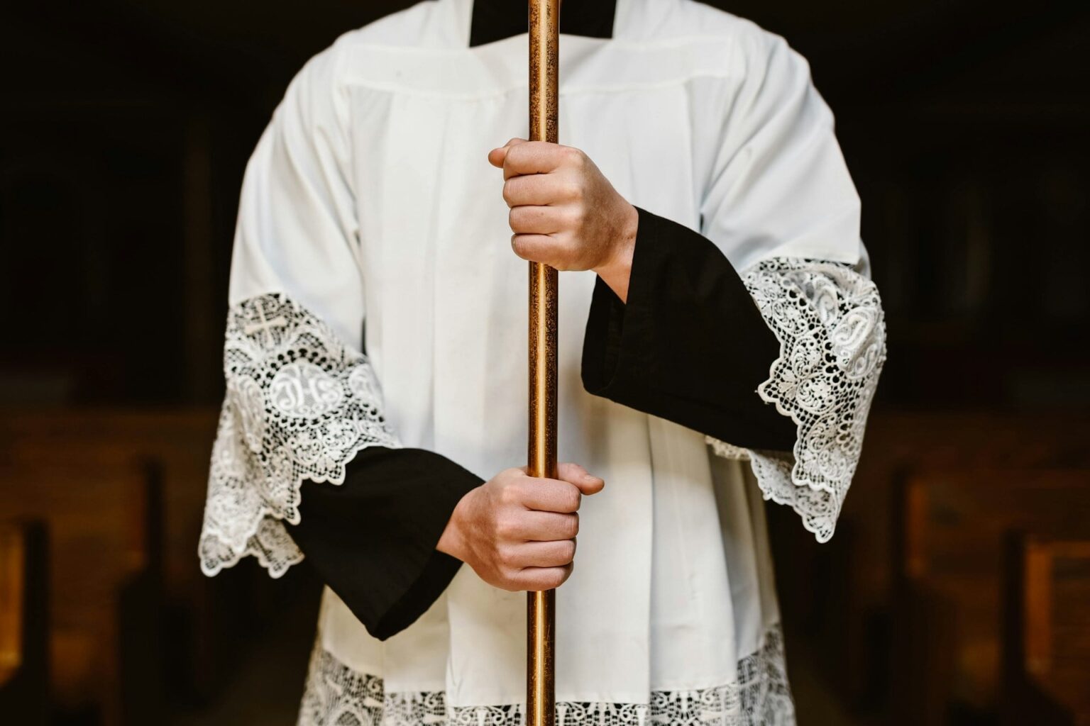 Significado de “acabar como el rosario de la aurora” em espanhol