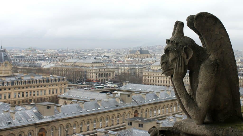 Diferença entre “espérer” e “attendre” Estátua Notre Dame
