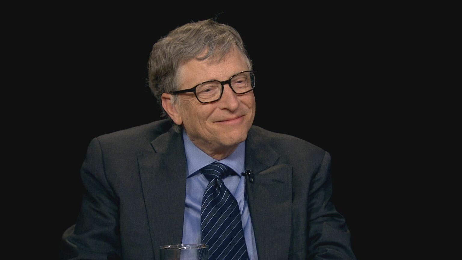 Bill Gates: “Eu me sinto muito estúpido por não saber línguas estrangeiras” imagem destacada - Bill Gates