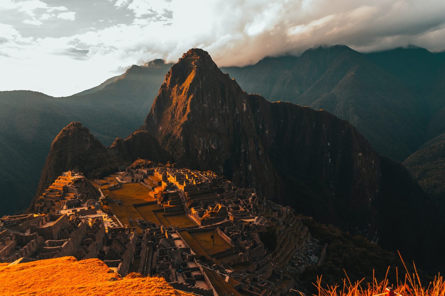 Peru reconhece línguas indígenas imagem destacada - Machu Picchu