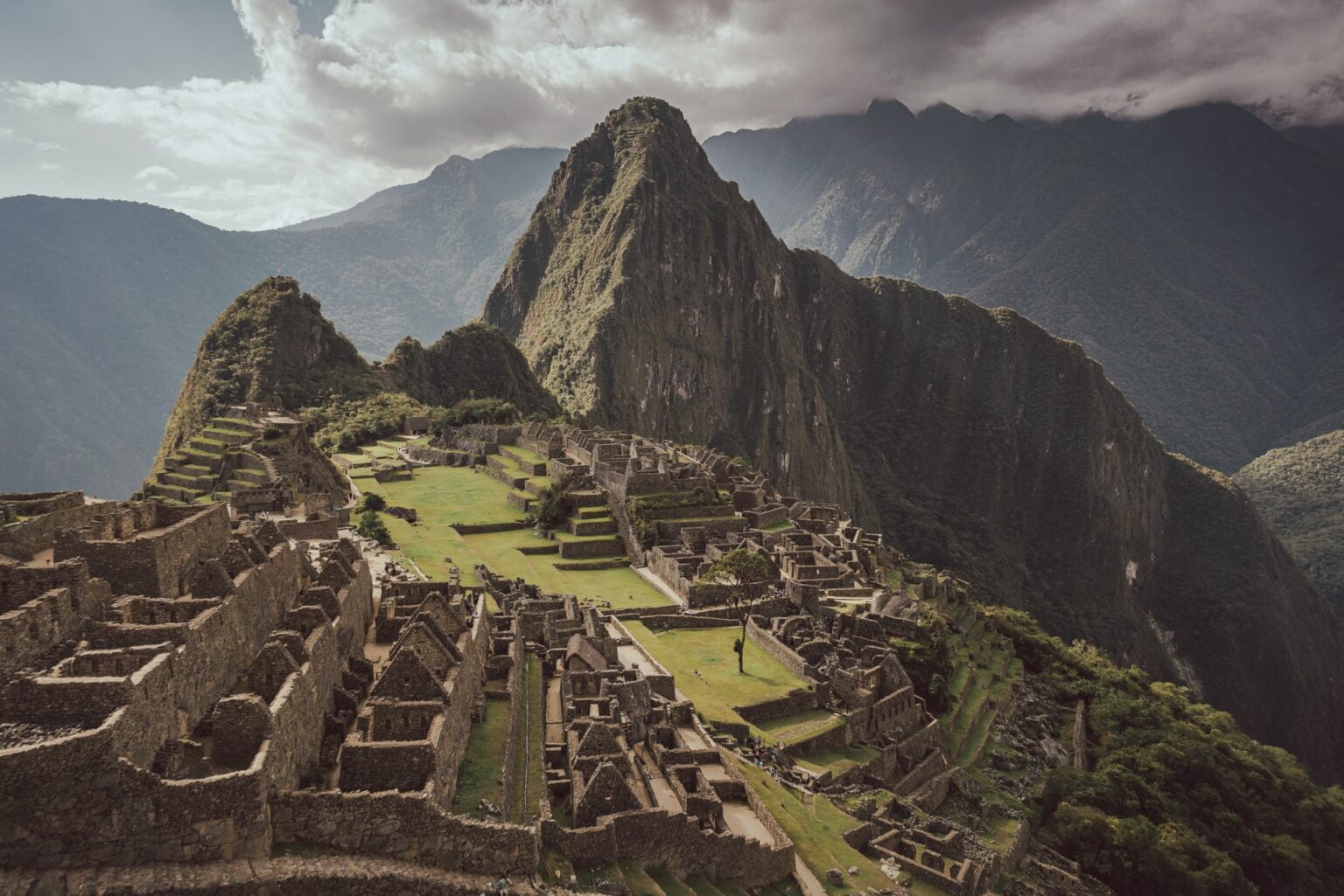 Qual a origem dos nomes dos países da América Latina? imagem destacada - Machu Pichu