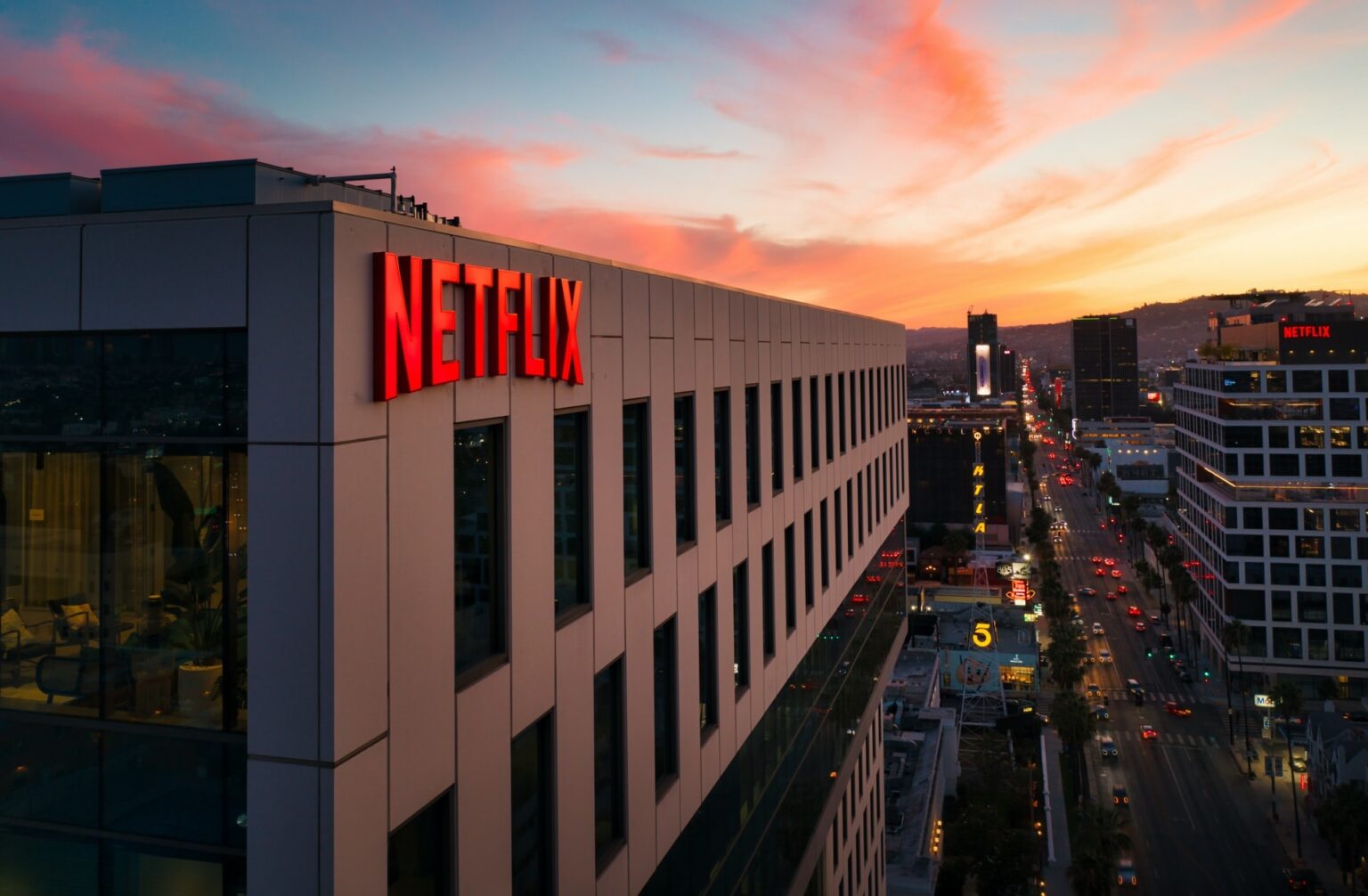 Como se tornar um tradutor da Netflix imagem destacada - sede Netflix