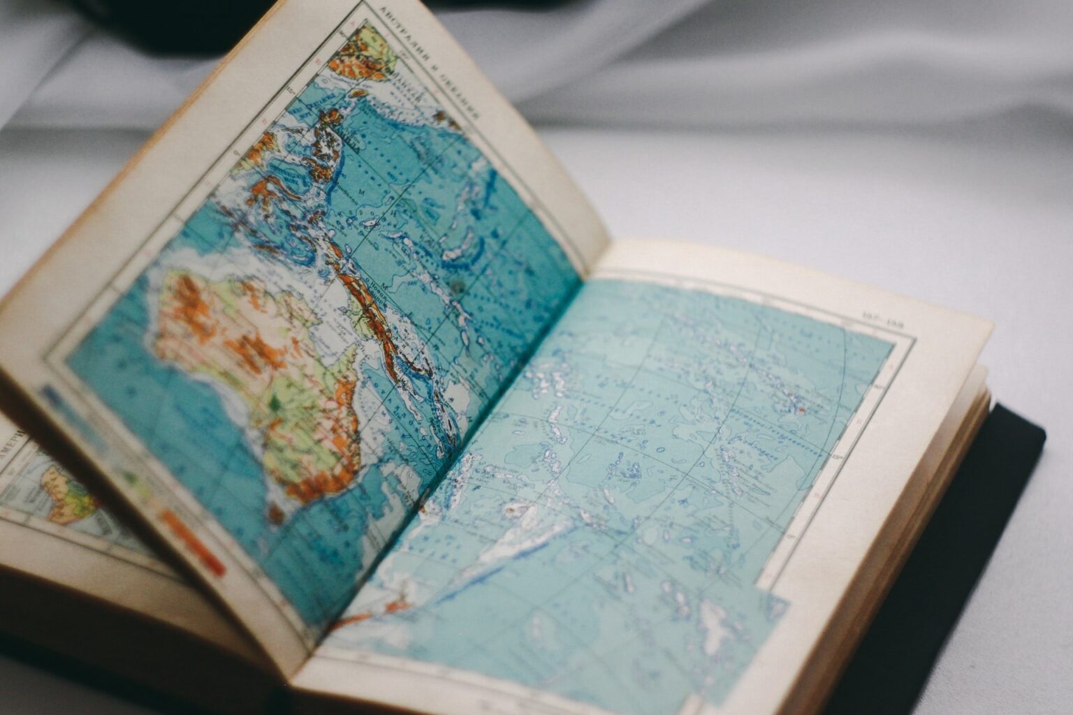 Por que um livro de mapas é chamado “atlas”?